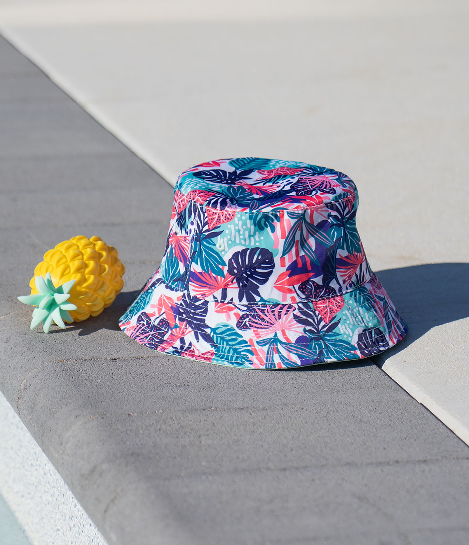 【MISCHIEF】MSCHF RHOMBUS LACE-UP BUCKET HAT [関税 送料込み] MISCHIEF】MSCHF RHOMBUS LACE-UP BUCKET HAT [関税 送料込み]